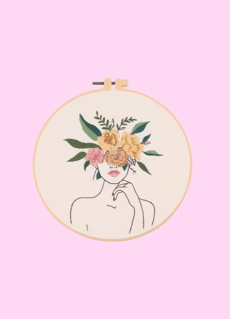 Borduurkit | Bloemenmeisje Rose