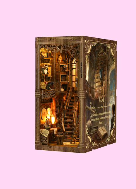 Book nook | Eeuwenoude boekenverzameling