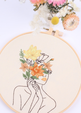 Borduurkit | Bloemenmeisje Rose