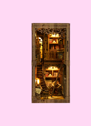 Book nook | Eeuwenoude boekenverzameling